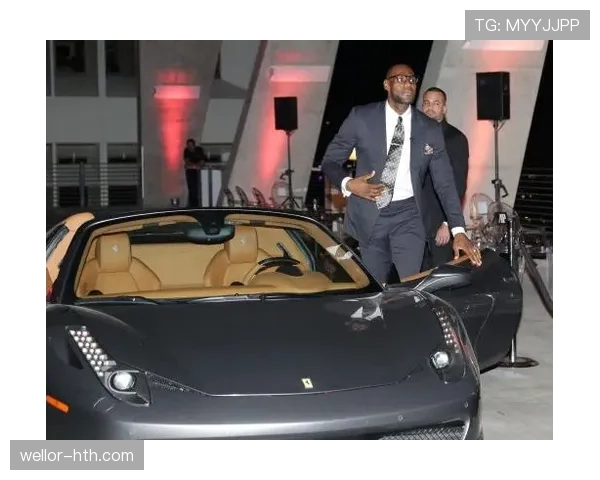 勒布朗家里那车库?比好多豪宅还豪 华,普通人想进去都不敢信! 勒布朗家里那车库?比好多豪宅还豪 华,普通人想进去都不敢信!